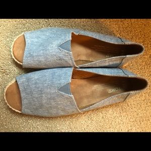 Toms espadrilles